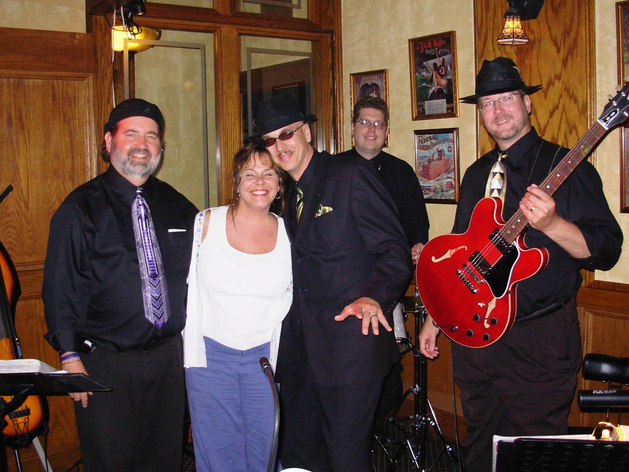 Toni and the boys at the Roosevelt Tavern June 2007
