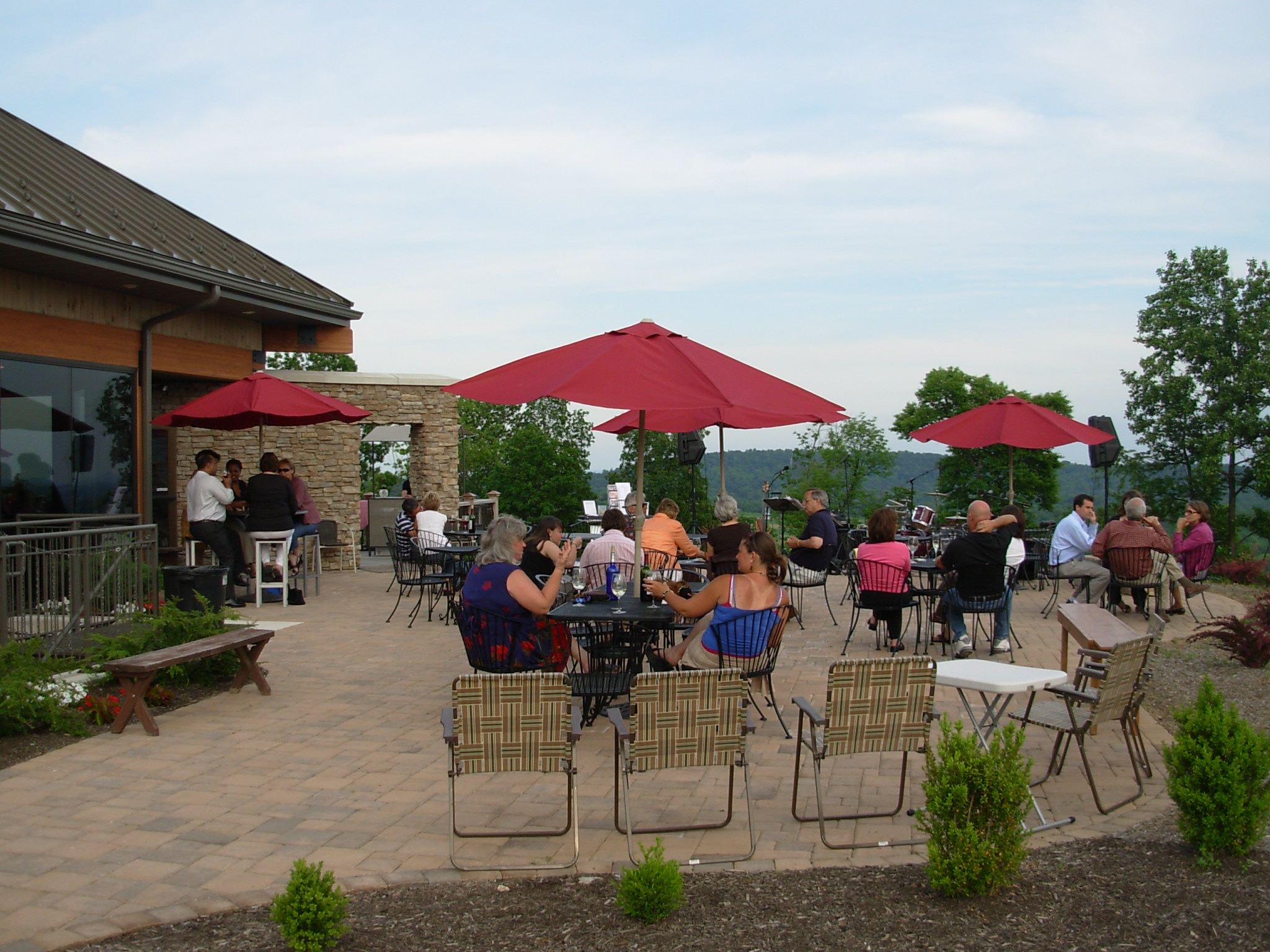 Hauser Estate Winery outside seating area for concerts

